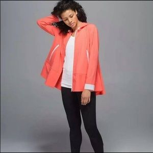 NWOT Lululemon Sun Showers Jacket in Grapefruit/White